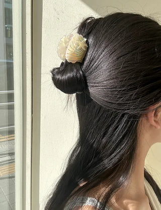 Beach look Seashell hair clip half-up mini claw clip