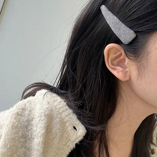 1+1 Silver Glitter Slim Triangle Snap Hair Clip