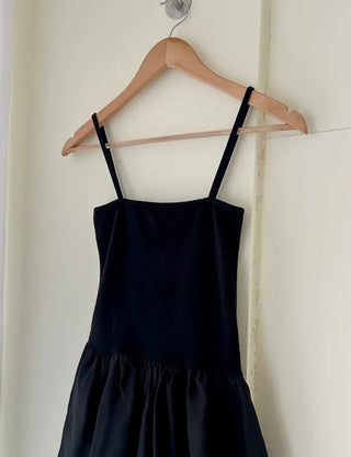 Straight top satin frill layered long strap tank top