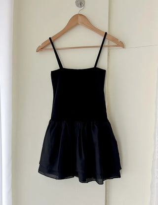 Straight top satin frill layered long strap tank top