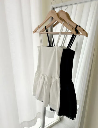 Straight top satin frill layered long strap tank top