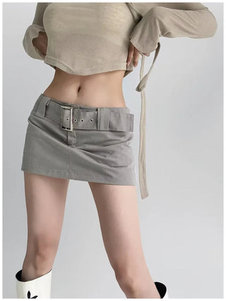 One-shoulder slim top & low-waist skirt