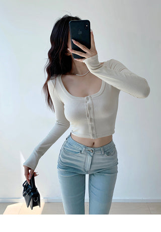 Round neck single-breasted slim fit cardigan