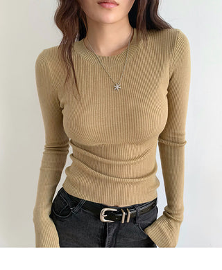 Round neck ribbed knitted sweater