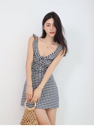 Plaid bow ruffled dress
