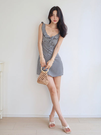 Plaid bow ruffled dress