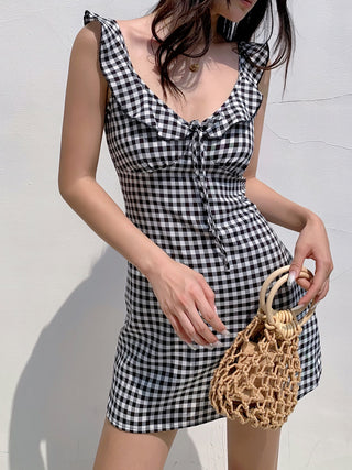 Plaid bow ruffled dress
