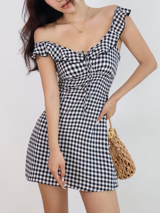 Plaid bow ruffled dress