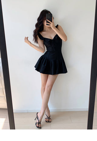 Slim umbrella waist short dress