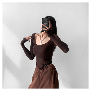 U-neck long-sleeved top