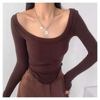 U-neck long-sleeved top