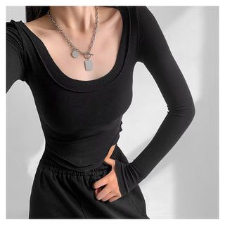 U-neck long-sleeved top
