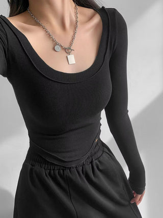 U-neck long-sleeved top