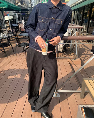 Striped keyring pleated banding slacks