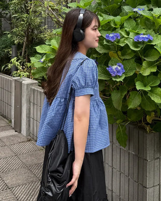 Round collar short-sleeved blouse