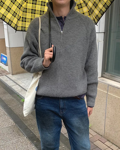 Simple 2-way knit zip-up