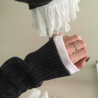 Cable Twist Contrast Layered V-Neck Knit