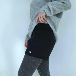 Silver Pendant Elastic Knit Shorts