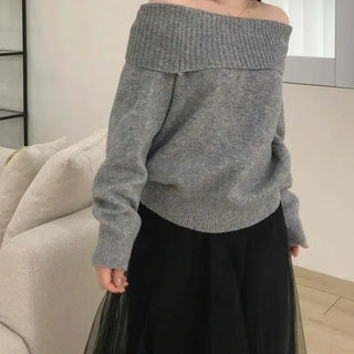 Slim Fit Off-Shoulder Boat Neck Ribbed Knit
