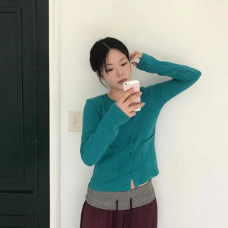 Round Neck Punched Front Button Short Knit Cardigan