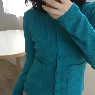 Round Neck Punched Front Button Short Knit Cardigan