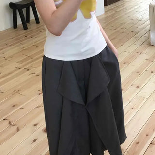 Wide-fit Pintuck Button Casual Shorts