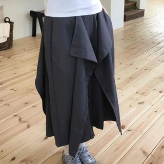 Wide-fit Pintuck Button Casual Shorts