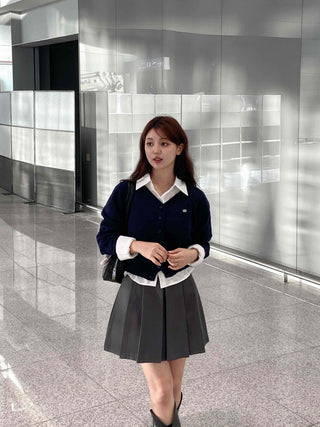 Simple Wedding Guest Look V-Neck Cardigan