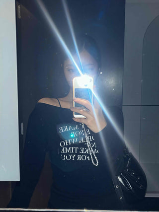 Minimal Lettering Off-Shoulder Long-Sleeve T-Shirt