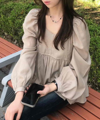 Sweet Mood Shirred Pleated Blouse