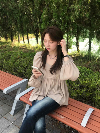Sweet Mood Shirred Pleated Blouse