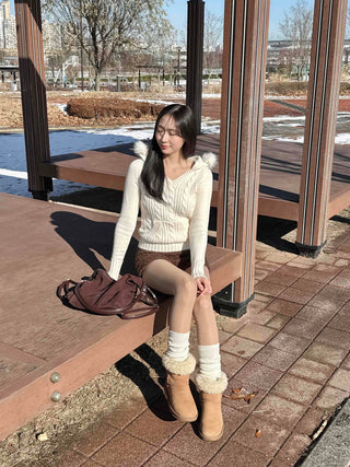 Hooded Fur Cable Knit Slim V-Neck Knit
