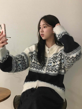 Cozy Snowflake Knit Zip-up