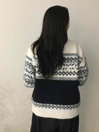 Cozy Snowflake Knit Zip-up
