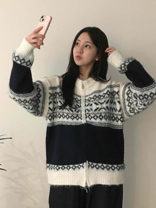Cozy Snowflake Knit Zip-up