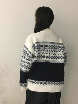 Cozy Snowflake Knit Zip-up