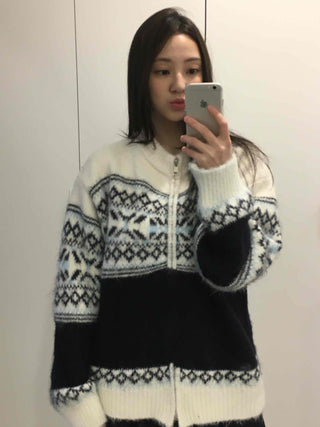 Cozy Snowflake Knit Zip-up