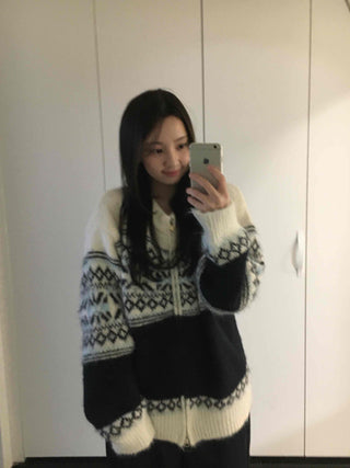 Cozy Snowflake Knit Zip-up