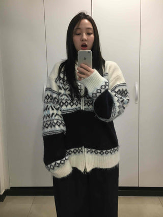Cozy Snowflake Knit Zip-up