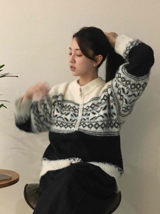 Cozy Snowflake Knit Zip-up