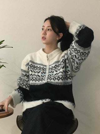 Cozy Snowflake Knit Zip-up