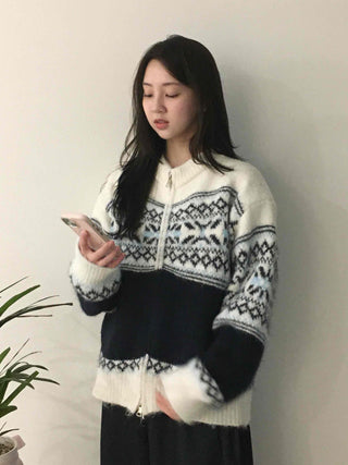 Cozy Snowflake Knit Zip-up