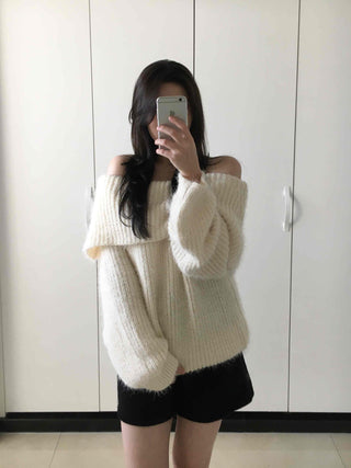 Soft Texture Shoulder Point Oversized Knit