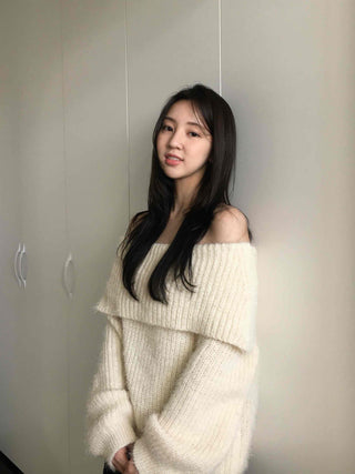 Soft Texture Shoulder Point Oversized Knit