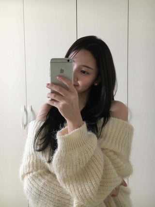 Soft Texture Shoulder Point Oversized Knit
