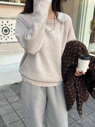 Cozy Minimal Long Sleeve Knit