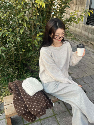 Cozy Minimal Long Sleeve Knit