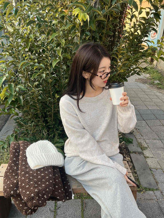 Cozy Minimal Long Sleeve Knit