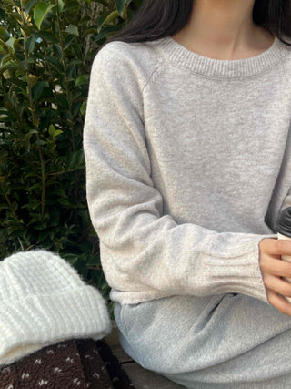 Cozy Minimal Long Sleeve Knit