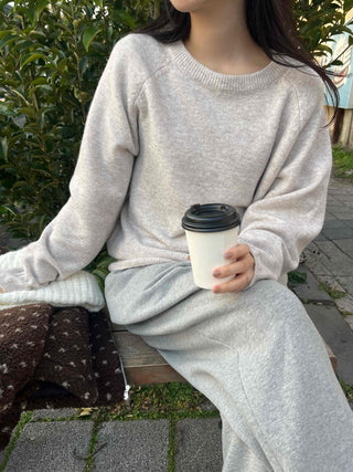 Cozy Minimal Long Sleeve Knit